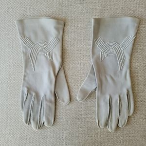 Vintage light powder blue slight stretch beaded wrist length gloves 50s